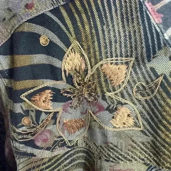 Chico’s Fashion Floral Retro Rhinestone Women Jean Jacket Size Medium Chico’s 2 - Picture 6 of 14